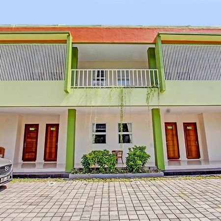 Capital O 91384 Rintaka Residence Senggigi Esterno foto