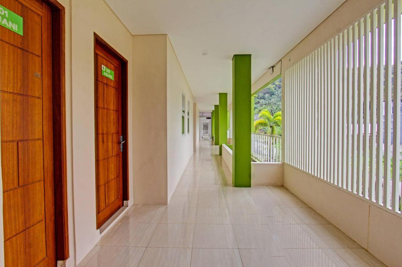 Capital O 91384 Rintaka Residence Senggigi Esterno foto