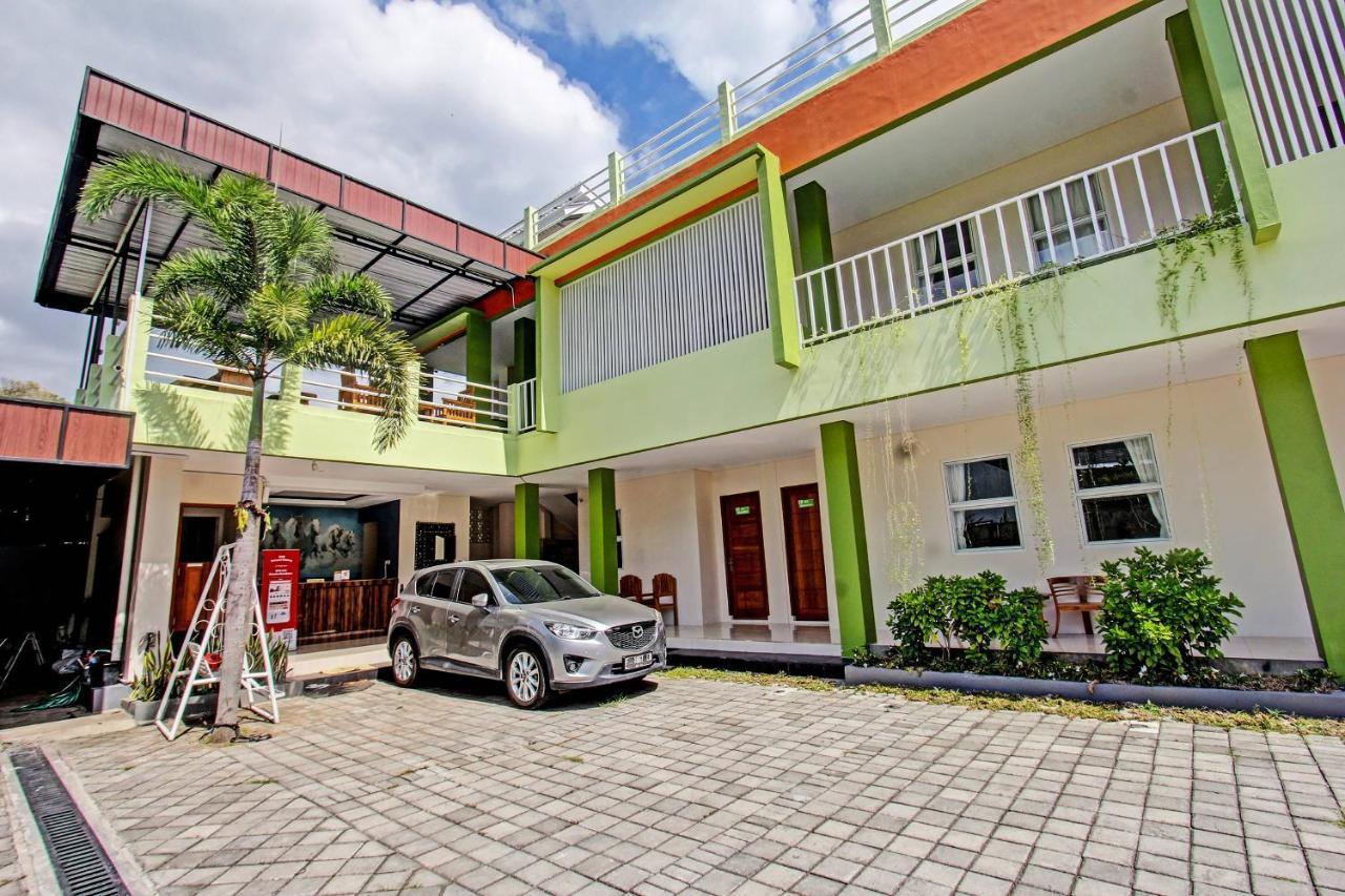 Capital O 91384 Rintaka Residence Senggigi Esterno foto